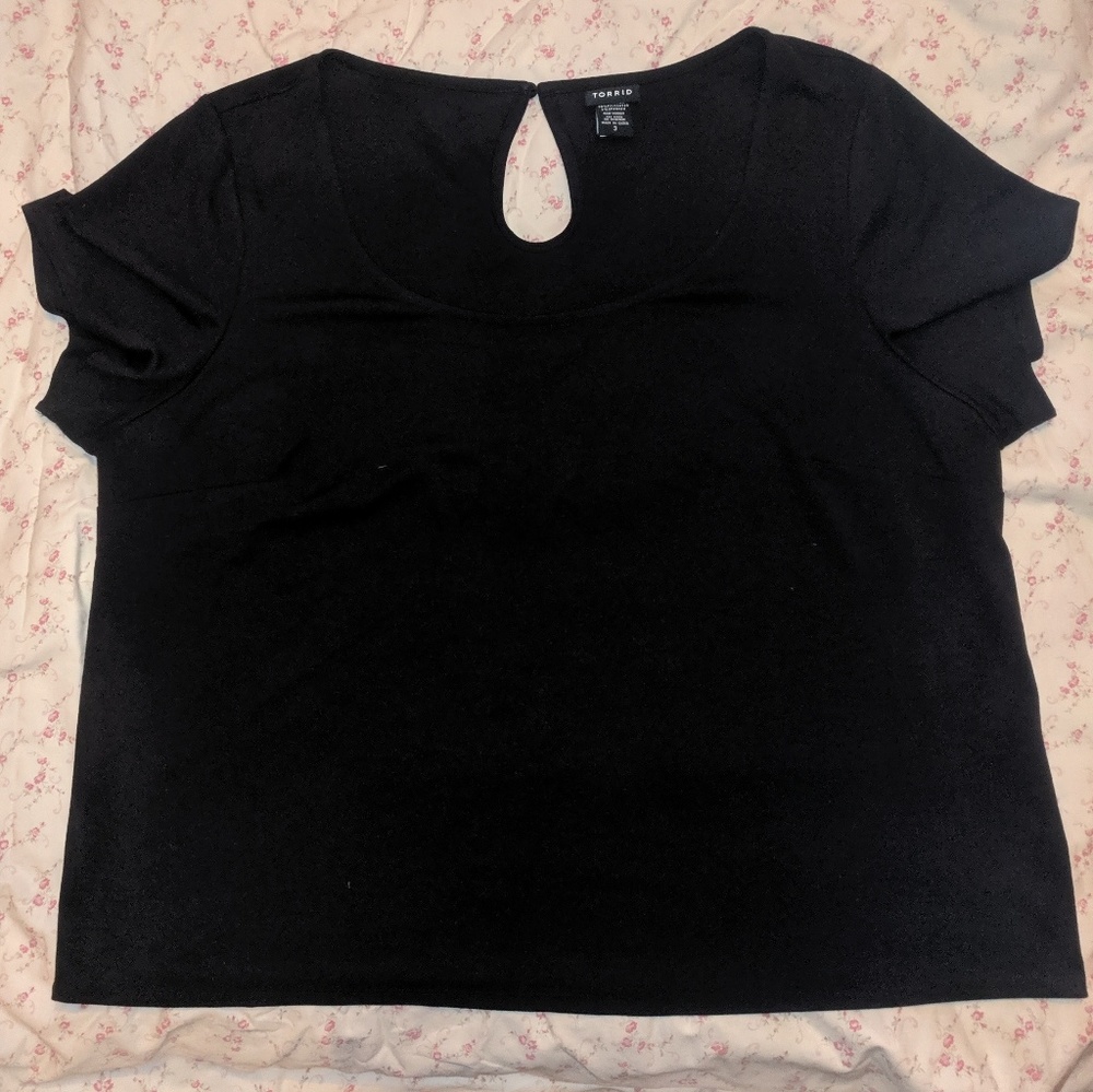 Torrid short sleeve T-Shirt keyhole back